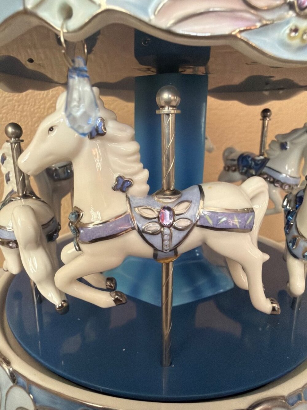 Ardleigh Elliott Dream Dancers Musical Carousel Blue Illuminated Untested As Is - Picture 8 of 12